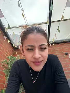 Alana15  live sex cam