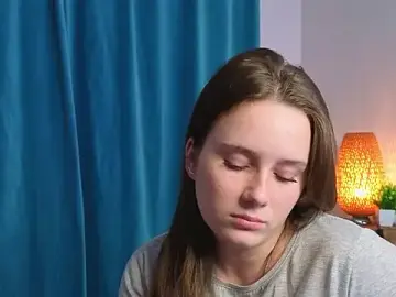 GenevieNyreen  live sex cam