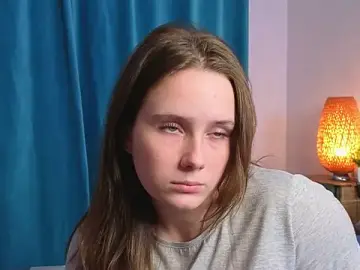 GenevieNyreen  live sex cam
