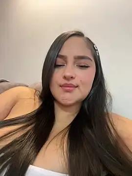 JulianaM  live sex cam