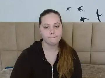 Kira_perry  live sex cam