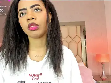 TyraKayne  live sex cam
