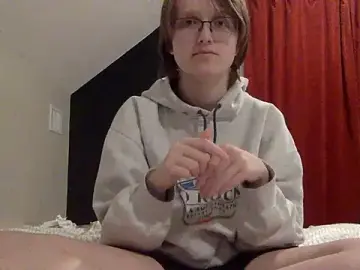 Softie_callie  live sex cam