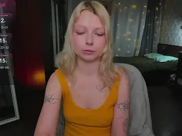 Yourlovelyeve  live sex cam