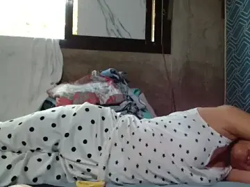 BlackEyeTits31  live sex cam