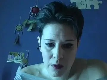 Estrella_40  live sex cam