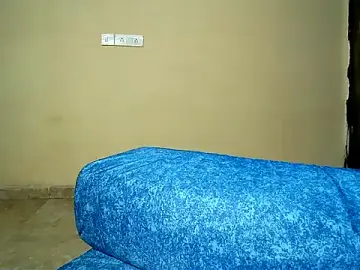 Lusty_Paru  live sex cam