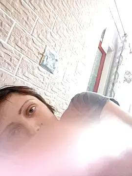 Ponka2011  live sex cam