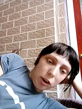 Ponka2011  live sex cam