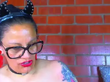 Taylor-hardcore  live sex cam