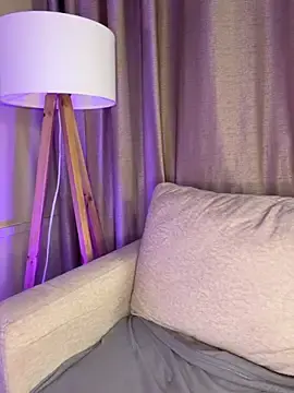 Vaiolett-t  live sex cam
