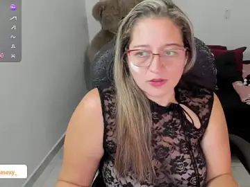 Alejandra_milf_  live sex cam