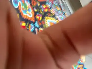 Indinh4  live sex cam