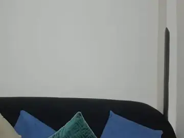 KiraGeiner  live sex cam