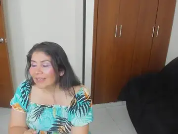KiraGeiner  live sex cam
