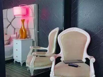 EbonyHenner  live sex cam