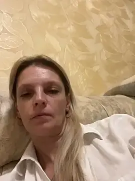 MagicDiamond47  live sex cam