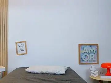 Pocahontaxxx1  live sex cam