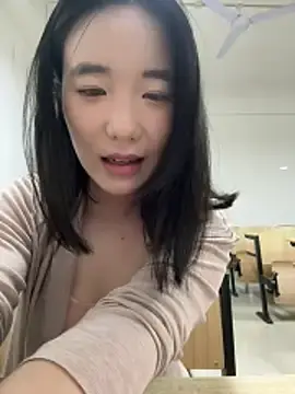 Lucy2027  live sex cam