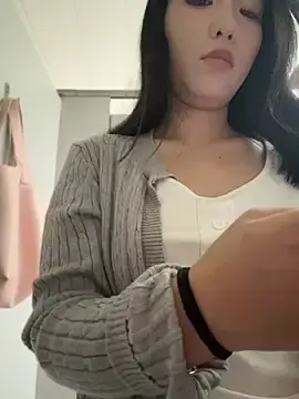 Lucy2027  live sex cam