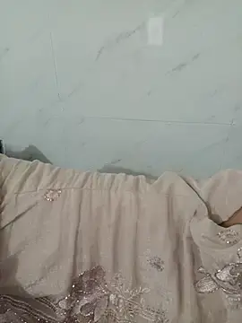 Hot_Riya_999  live sex cam