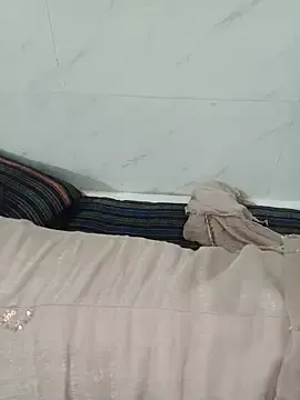 Hot_Riya_999  live sex cam