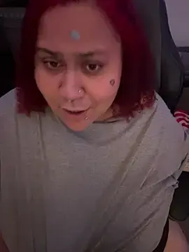Juicyjordie  live sex cam