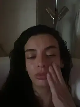 Kennybell98  live sex cam