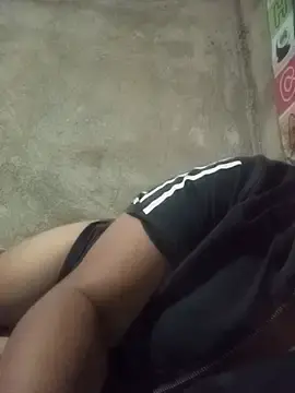 Hottease69  live sex cam
