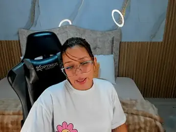 Mia_18v  live sex cam