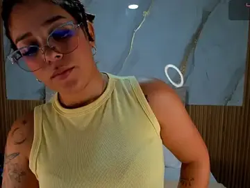 Mia_18v  live sex cam