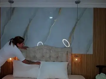 Mia_18v  live sex cam