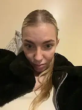 Loiragata26  live sex cam