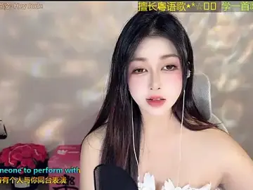 Lucky-Cora  live sex cam