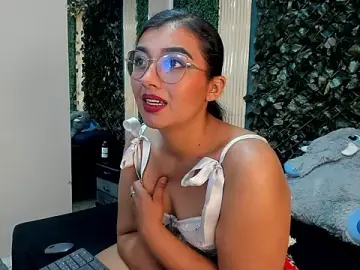 Pau_vega_  live sex cam