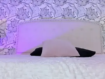 Venusandrea29  live sex cam