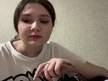 Emmiebutwihu  live sex cam