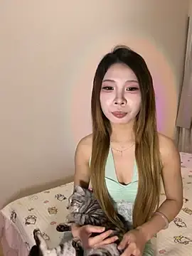 XLuna-z  live sex cam