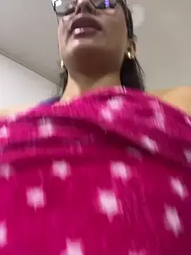 Amira_cute2  live sex cam