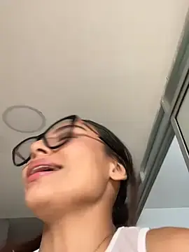 Amira_cute2  live sex cam