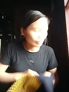 Ngan-cute  live sex cam