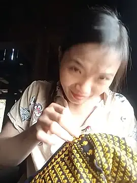 Ngan-cute  live sex cam