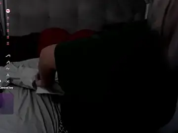 Wildhotsexblonde  live sex cam