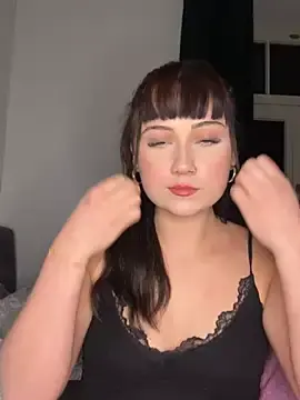 SweetJules18  live sex cam