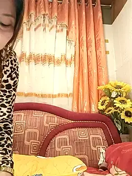 UrSweetClassyPinay  live sex cam