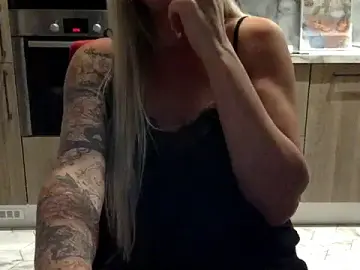 Veriyaa  live sex cam