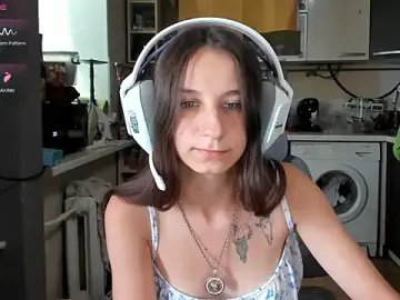 _Nika_Kik  live sex cam