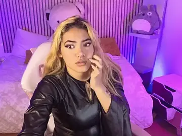 KloeeCavallier  live sex cam
