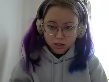 MaddieTeen  live sex cam