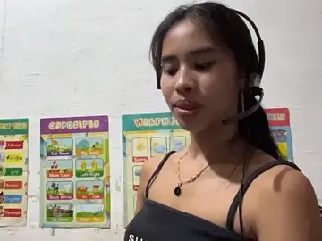 MyrlKu  live sex cam